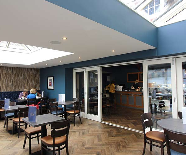 The Royal Hotel 6 6